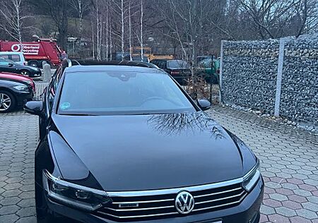 VW Passat Variant Volkswagen 2.0 TDI SCR 140kW DSG Highlin...