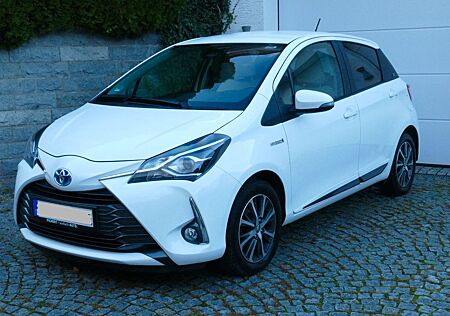 Toyota Yaris 1,5-l-VVT-i Hybrid CVT -1. Hand unfallfrei