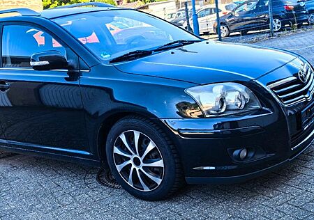 Toyota Avensis Kombi 1.8 Team Gepflegt!