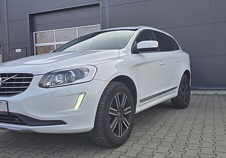 Volvo XC 60 XC60 Summum 2WD*KAMERA*NAVI*PANO*