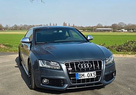 Audi S5 4.2 FSI quattro -