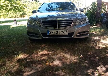 Mercedes-Benz E 220 CDI T BlueEFFICIENCY AVANTGARDE AVANTGARDE