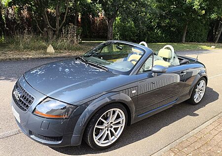 Audi TT Roadster 1.8T 120KW SCHECKH. 2. Hand GEPFLEGT