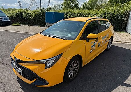Toyota Corolla 1,8 Hybrid Business Edition Tour Taxi