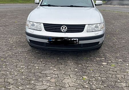 VW Passat Variant Volkswagen 2.3 V5 Comfortline Variant Co...