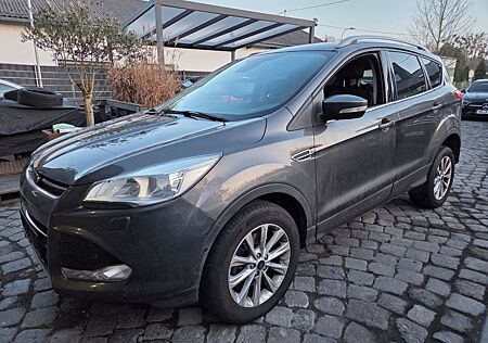 Ford Kuga Titanium RFK2-PDC AHK 4x4 Euro 6