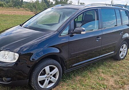 VW Touran Volkswagen 1.6 FSI Highline Highline
