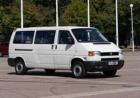 VW T4 Volkswagen Transporter mit langem Radstand