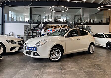 Alfa Romeo Giulietta Collezione *LEDER*NAVI*TEMPOMAT*SZHZ*