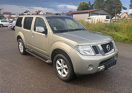 Nissan Pathfinder 2.5d 4x4 AUTOMATIK ALLRAD 7-SITZE
