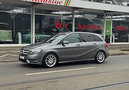 Mercedes-Benz B 250 *Navi*Leder*Xenon*Panorama*AHK*SHZ*H&K*