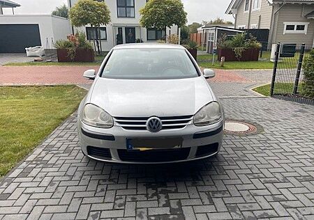 VW Golf Volkswagen 5 - Fach bereift