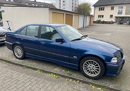 BMW 320i Sport Edition Sport Edition