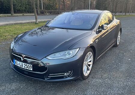 Tesla Model S 85D Allrad MCU2