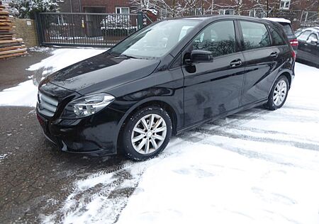 Mercedes-Benz B 180 , schwarz, AHK