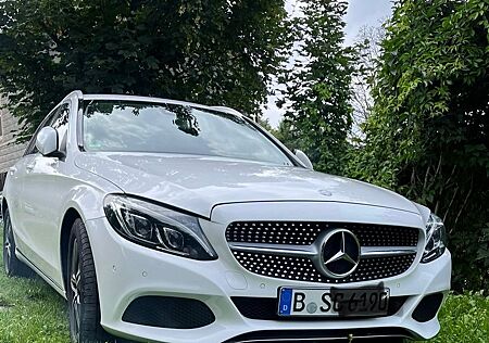 Mercedes-Benz 220
