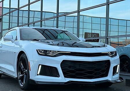 Chevrolet Camaro Coupé Sport ss 6.2 zl1 V8 Carplay Kamera Schalte