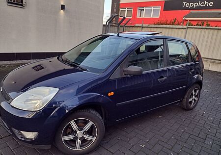 Ford Fiesta 1.6 16V Ghia Schibdach Tüv NEU