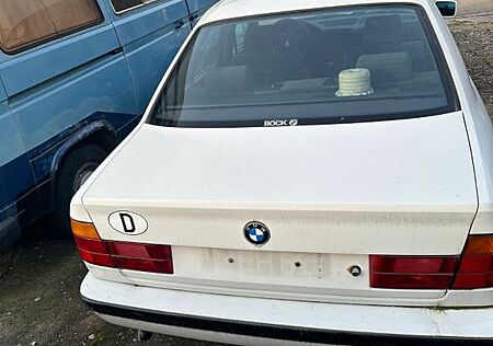 BMW 524