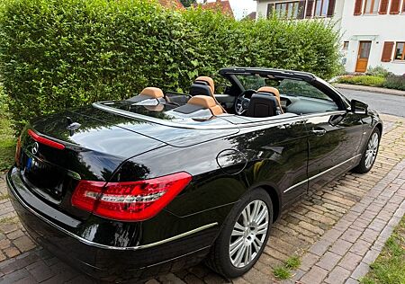 Mercedes-Benz E 220 Cabriolet CDI BlueEFF. AVANTGARD...