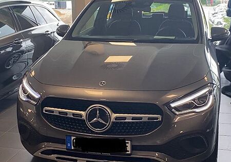 Mercedes-Benz GLA 250 e DCT -
