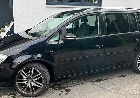 VW Touran Volkswagen 2.0 TDI R-Line, 140 PS, Scheckheft