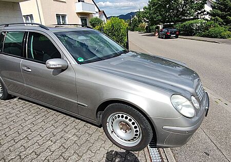 Mercedes-Benz E 200 KOMPRESSOR T CLASSIC Classic