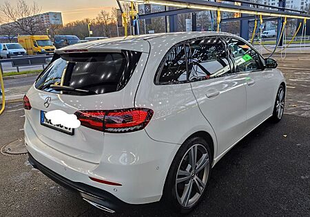 Mercedes-Benz B 220 4MATIC DCT - Neuer Motor mit Werksgarantie