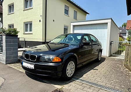 BMW 318i Limousine *2. Hand*Klimaautomatik*8-Fach*