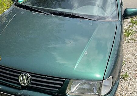 VW Polo Volkswagen 1.4 44kW Basis