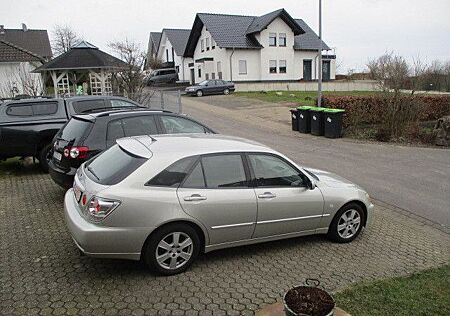 Lexus IS 200 Sport Cross Limited