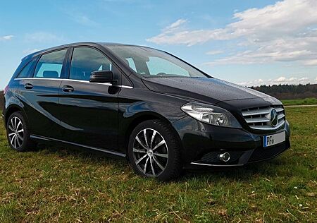 Mercedes-Benz B 180 CDI* AUTM. 56.000 km* Kamera* Navi*AHK* NR