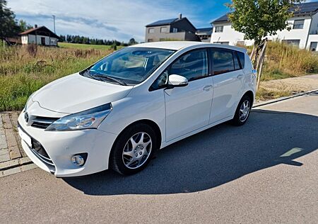 Toyota Verso 1.8l Valvematic AUTOMATIK Navi R-Kam SHZ