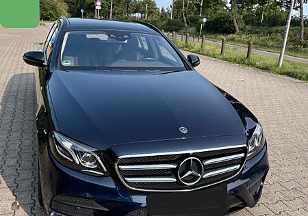 Mercedes-Benz E 300 d T Autom. AMG-Line Burmester Panoramadach