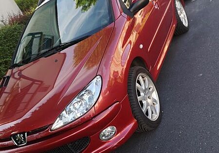 Peugeot 206 1.6 TÜV Neu Checkheft Voll