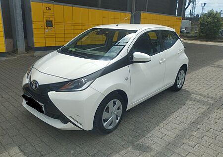 Toyota Aygo (X) Aygo (X) 1,0-l-VVT-i x-play Allwetterreifen