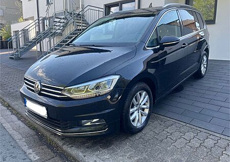 VW Touran Volkswagen 2.0 TDI DSG KAMERA/MASSAGE/AHK/ACC/LED