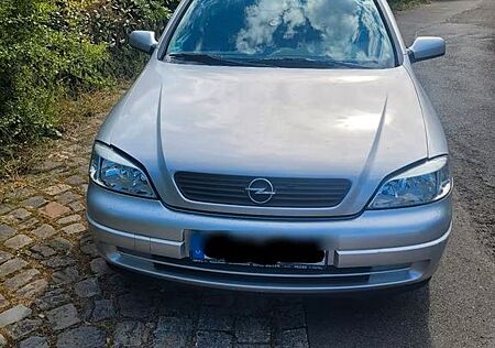 Opel Astra 1.6 -