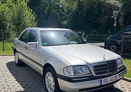 Mercedes-Benz C 180 CLASSIC - Rentnerfahrzeug