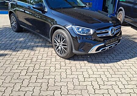 Mercedes-Benz GLC 300 GLC d 4Matic, Ahk,Panoramadach,19"Alu