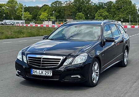 Mercedes-Benz E 200 CDI T AVANTGARDE AUT.-SCHIEBEDACH-NAVI-