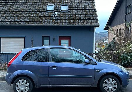 Ford Fiesta 1,4 16V Fun X lila