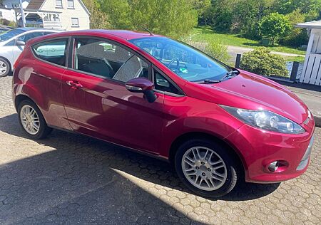 Ford Fiesta 1,25 TÜV ,Bremsen,Reifen,Service neu
