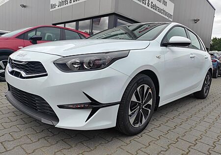 Kia Cee'd Ceed SPIN HB *Shzg*Lhzg*PDC*Cam*16Zoll*Navi 7...