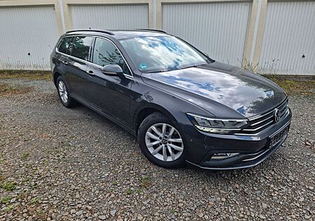 VW Passat Variant Volkswagen 2.0 TDI SCR DSG Business Variant