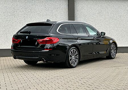 BMW 530iA Touring Panorama Leder Navi Pro...