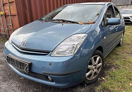 Toyota Prius 1.5-l_VVT-i Executive