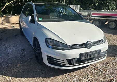 VW Golf Volkswagen 2.0 TDI DSG GTD