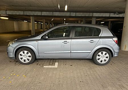 Opel Astra / 90 PS - 1,4 l - sehr gepflegt