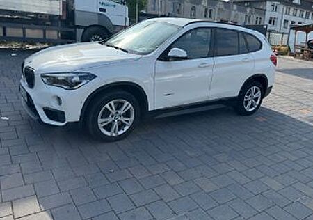 BMW X1 sDrive18i -